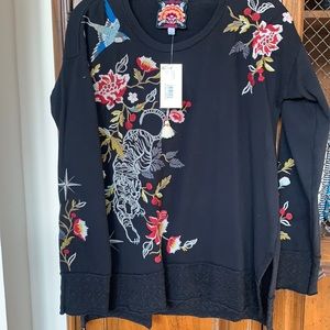 NWT Johnny was embroidered sweatshirt